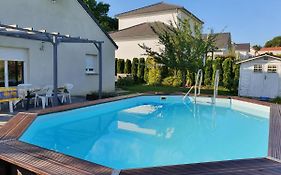Villa du pic vert 105m2 , 4 chambres de plain-pied avec piscine à Montfaucon